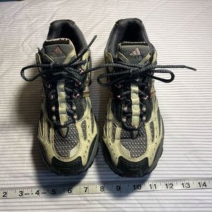 Size 7 Women's Adidas Response TR - X